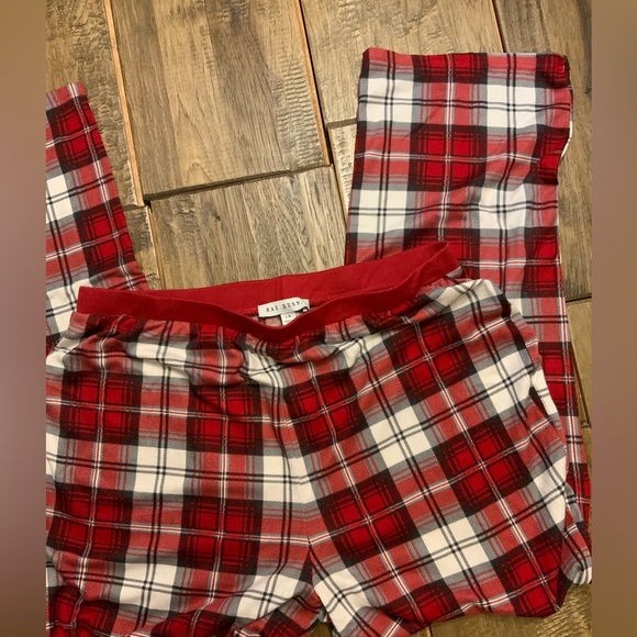 Rae Dunn plaid super soft pajama bottoms. Size Large - Picture 1 of 3